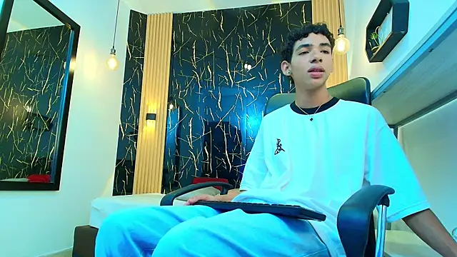 ValeriHot 1 online show from April 22, 2026, 3:02 am