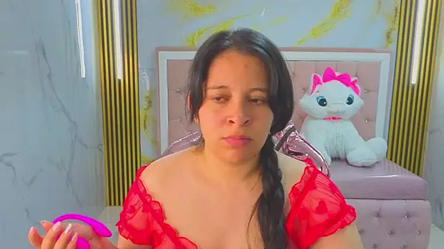 sara tellez s online show from May 7, 2026, 3:22 am