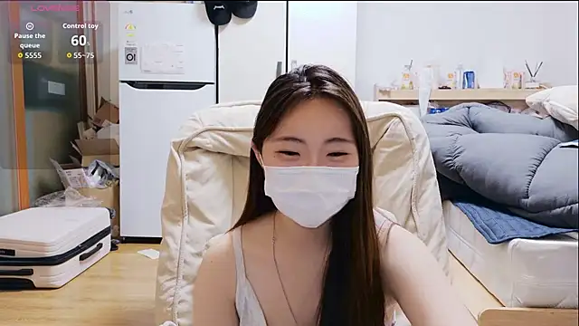 Berry Chuu online show from May 21, 2026, 11:29 am