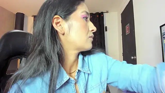 Snapshot of Vicky_Angeel chatting on May 6, 2026, 2:54 pm Vicky Angeel online show from May 6, 2026, 2:54 pm