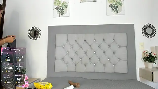 Arya Grey online show from April 14, 2026, 11:37 am