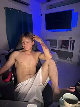 AngelLatinBoy online show from April 4, 2026, 7:48 am