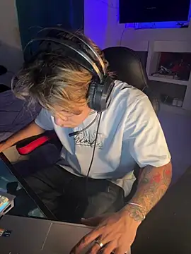 AngelLatinBoy online show from March 23, 2026, 9:58 pm