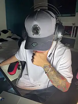 AngelLatinBoy online show from March 29, 2026, 7:43 am