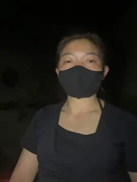 Bling-pusy online show from April 27, 2026, 12:58 pm