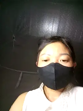 Bling-pusy online show from April 19, 2026, 12:17 pm