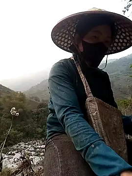 Bling-pusy online show from March 27, 2026, 9:10 am