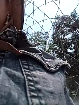 Yellow-pink online show from April 9, 2026, 3:41 am