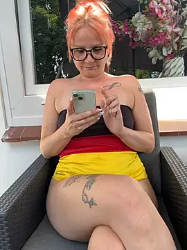 Fiebie licious  online show from June 20, 2026, 1:27 pm