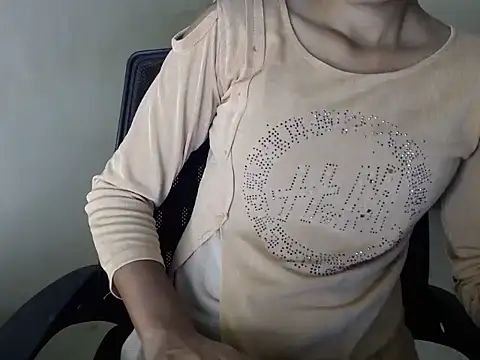 shreya sharma01 online show from April 7, 2026, 5:09 am