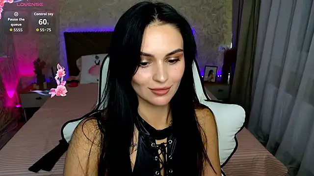 MilaaSweety online show from June 26, 2026, 8:03 pm