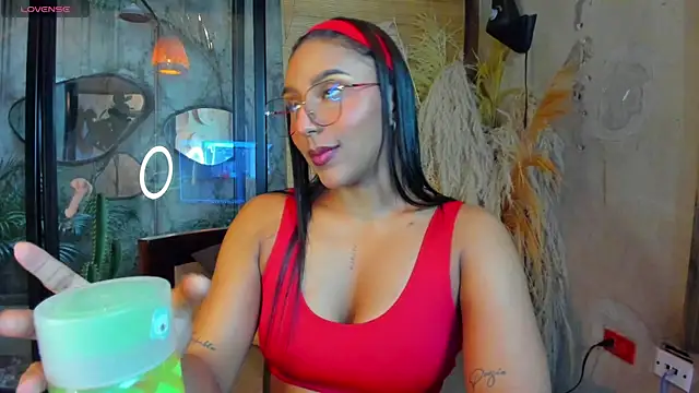 Victoria Gonzalez online show from April 10, 2026, 11:39 am