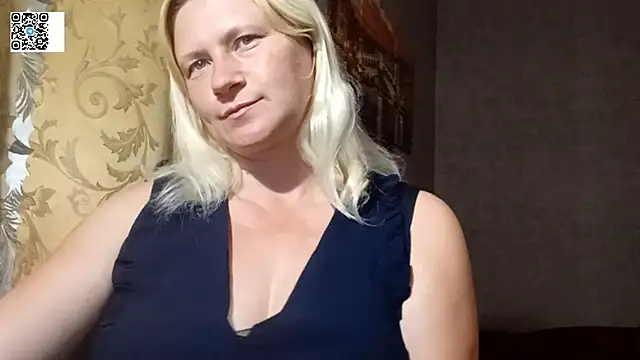 DiamondLady555 online show from July 13, 2026, 6:29 pm
