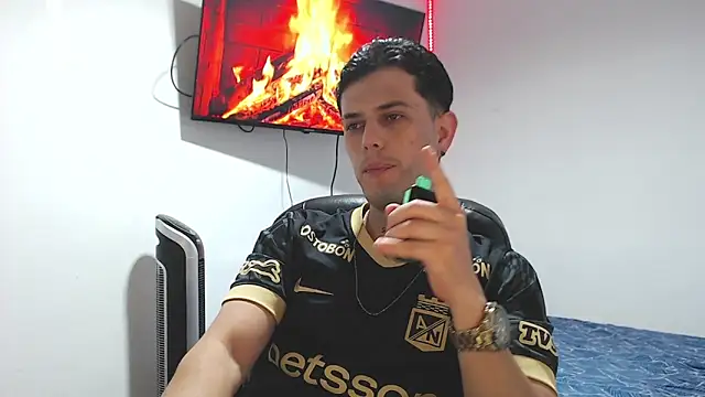 JUAN CAMILOXXX online show from April 11, 2026, 5:04 am