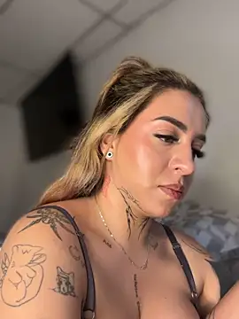 CarolQueen1  online show from April 19, 2026, 6:10 pm