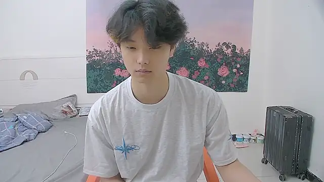 icecream-002 online show from June 14, 2026, 12:28 pm