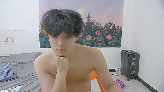 icecream-002 online show from June 13, 2026, 1:03 am