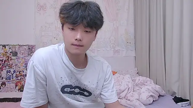 icecream-002 online show from May 11, 2026, 11:44 am