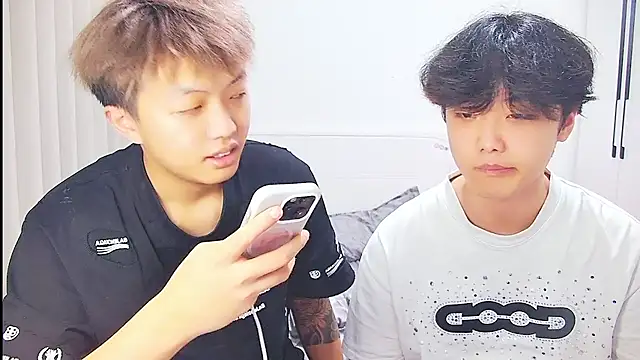 icecream-002 online show from June 25, 2026, 2:11 pm