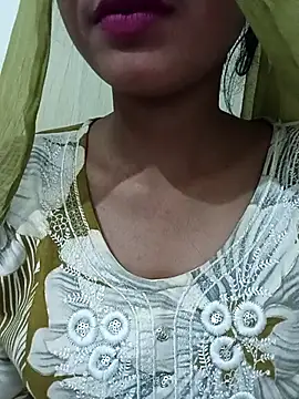 Barbie Aasnoor online show from March 14, 2026, 4:07 am