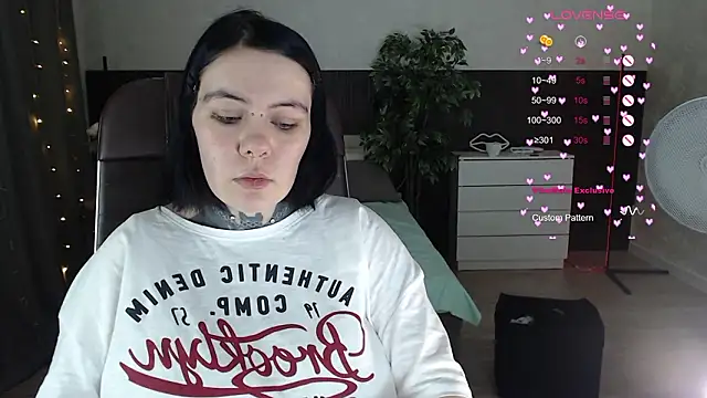 Qwerty Anna Lbo online show from March 15, 2026, 4:25 pm