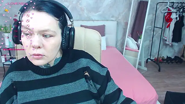 Qwerty Anna Lbo online show from March 11, 2026, 3:44 am