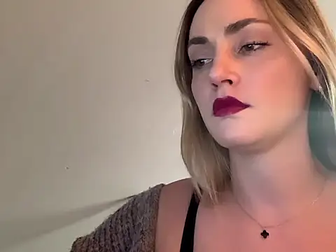 ScarlettSensitive online show from April 7, 2026, 3:14 pm