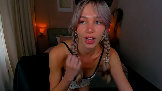 LuluAlis online show from June 12, 2026, 2:04 pm