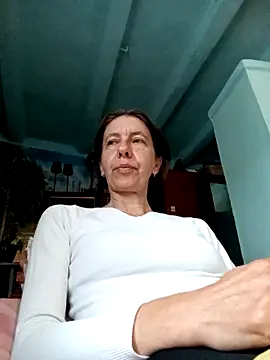 Snapshot of Tania9876 chatting on May 9, 2026, 7:12 am Tania9876 online show from May 9, 2026, 7:12 am