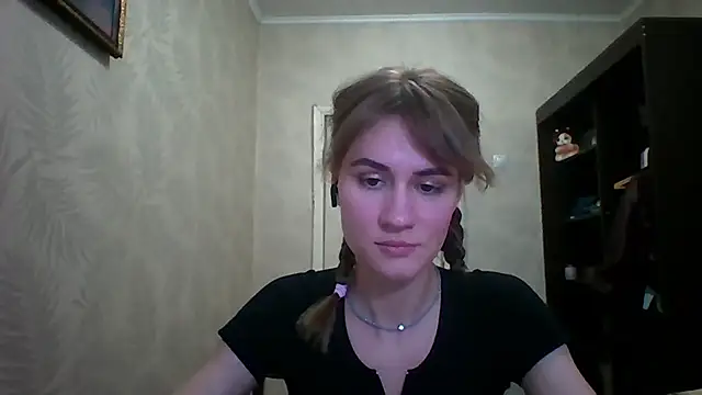 ElenoreHolguin online show from March 28, 2026, 3:02 pm