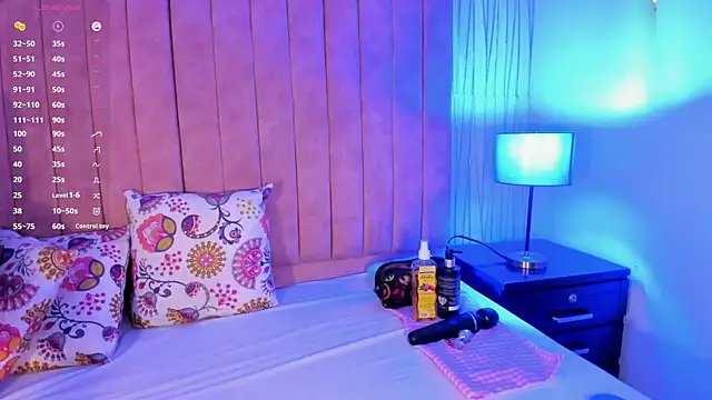 ValeriaRey  online show from April 9, 2026, 8:26 pm