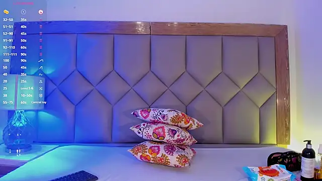 ValeriaRey  online show from April 29, 2026, 8:37 pm