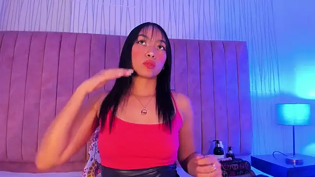 ValeriaRey  online show from April 28, 2026, 8:35 pm