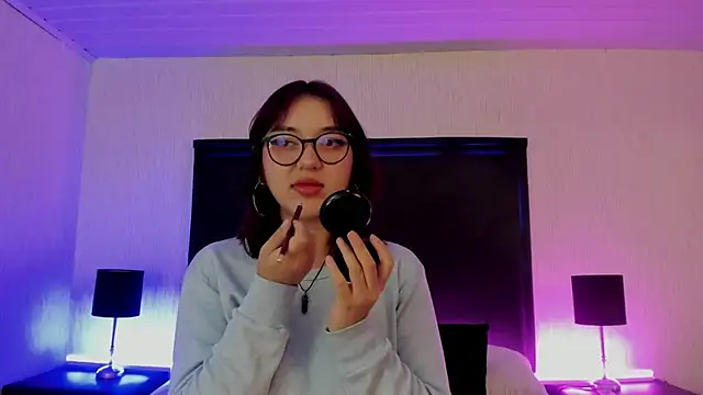 LilithBluum online show from April 4, 2026, 11:50 am