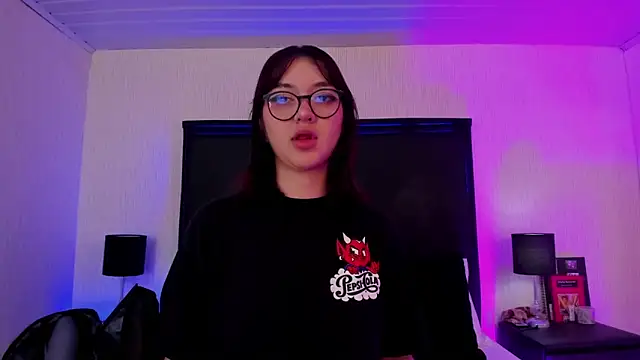 LilithBluum online show from March 25, 2026, 11:42 am