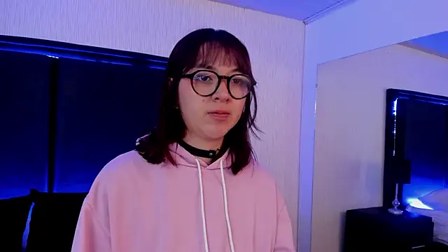 LilithBluum online show from April 22, 2026, 11:28 am