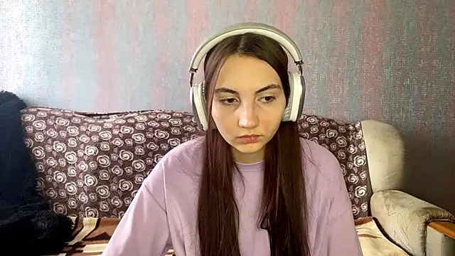 Snapshot of AlisaBloom chatting on March 14, 2026, 10:10 am AlisaBloom online show from March 14, 2026, 10:10 am