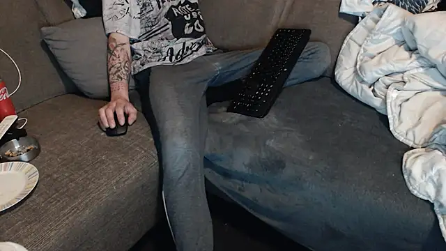 Hottehans88 online show from April 6, 2026, 6:42 pm