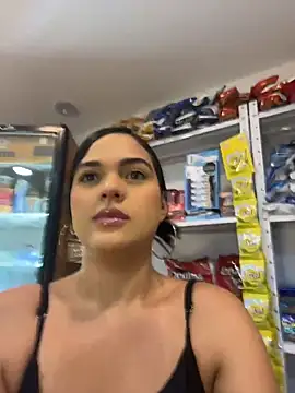 Snapshot of Bella-Ferrer chatting on August 4, 2026, 6:34 pm Bella-Ferrer online show from August 4, 2026, 6:34 pm