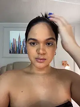Bella-Ferrer online show from June 9, 2026, 6:20 pm
