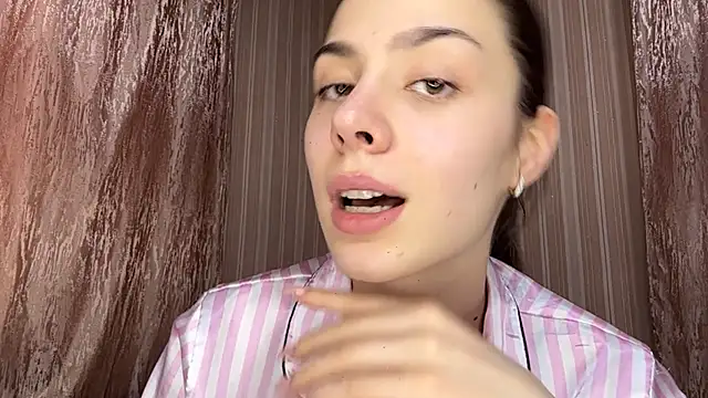 AylaLust online show from April 12, 2026, 11:24 am