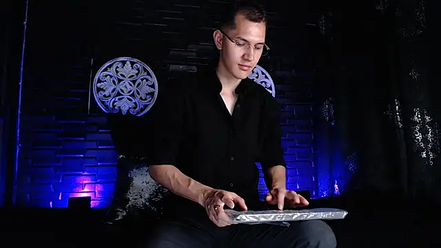 MilanDavid1 online show from April 22, 2026, 5:42 pm