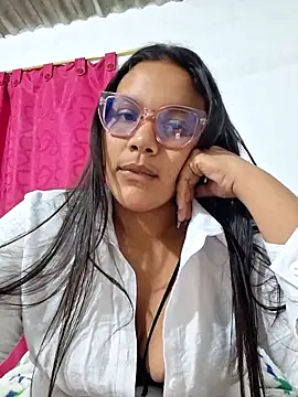 monicarokaforte online show from March 15, 2026, 4:41 am