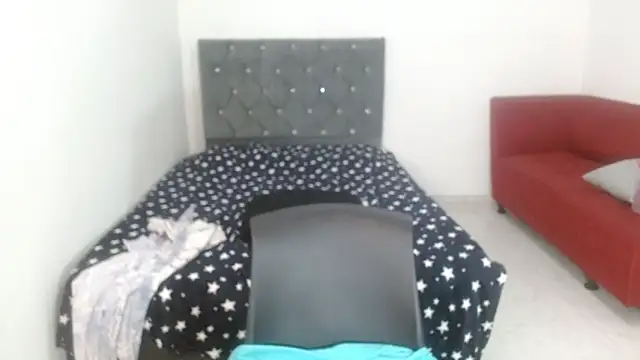 candymorena69 online show from June 3, 2026, 1:01 pm