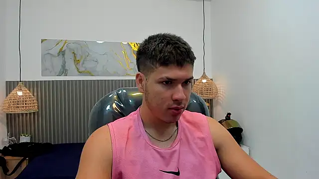 AlessandroFranco online show from July 16, 2026, 12:46 pm