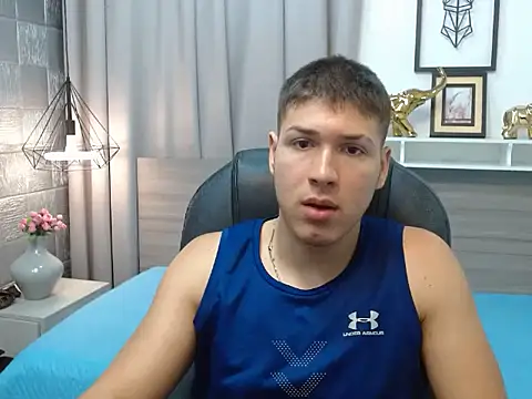 AlessandroFranco online show from April 25, 2026, 5:21 pm