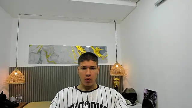 AlessandroFranco online show from June 19, 2026, 1:28 pm