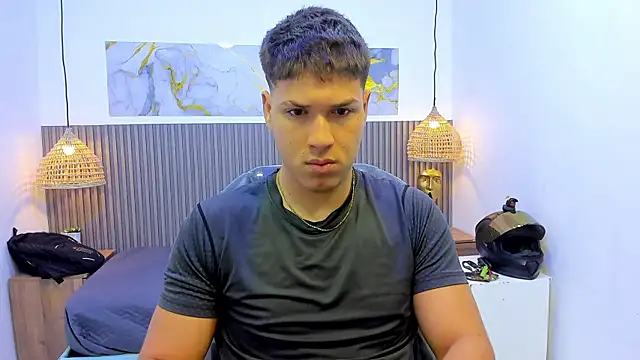 AlessandroFranco online show from August 5, 2026, 12:21 pm