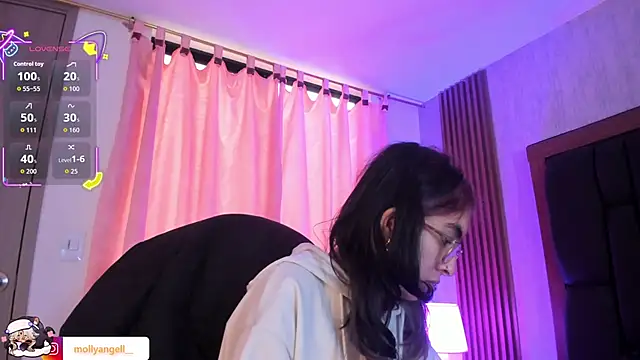 Molly A online show from June 17, 2026, 3:11 pm