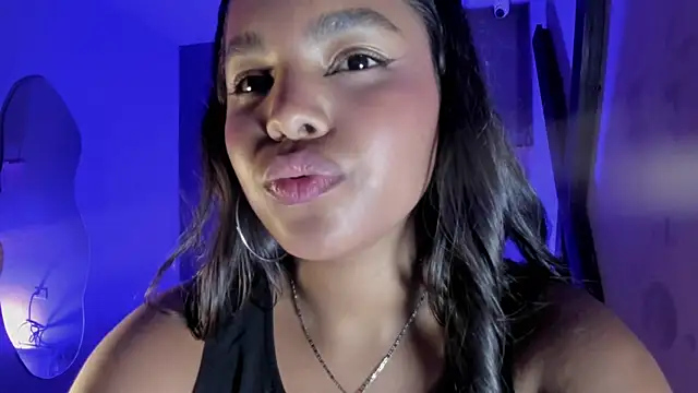 ZoeyMonroe  online show from May 29, 2026, 3:01 am